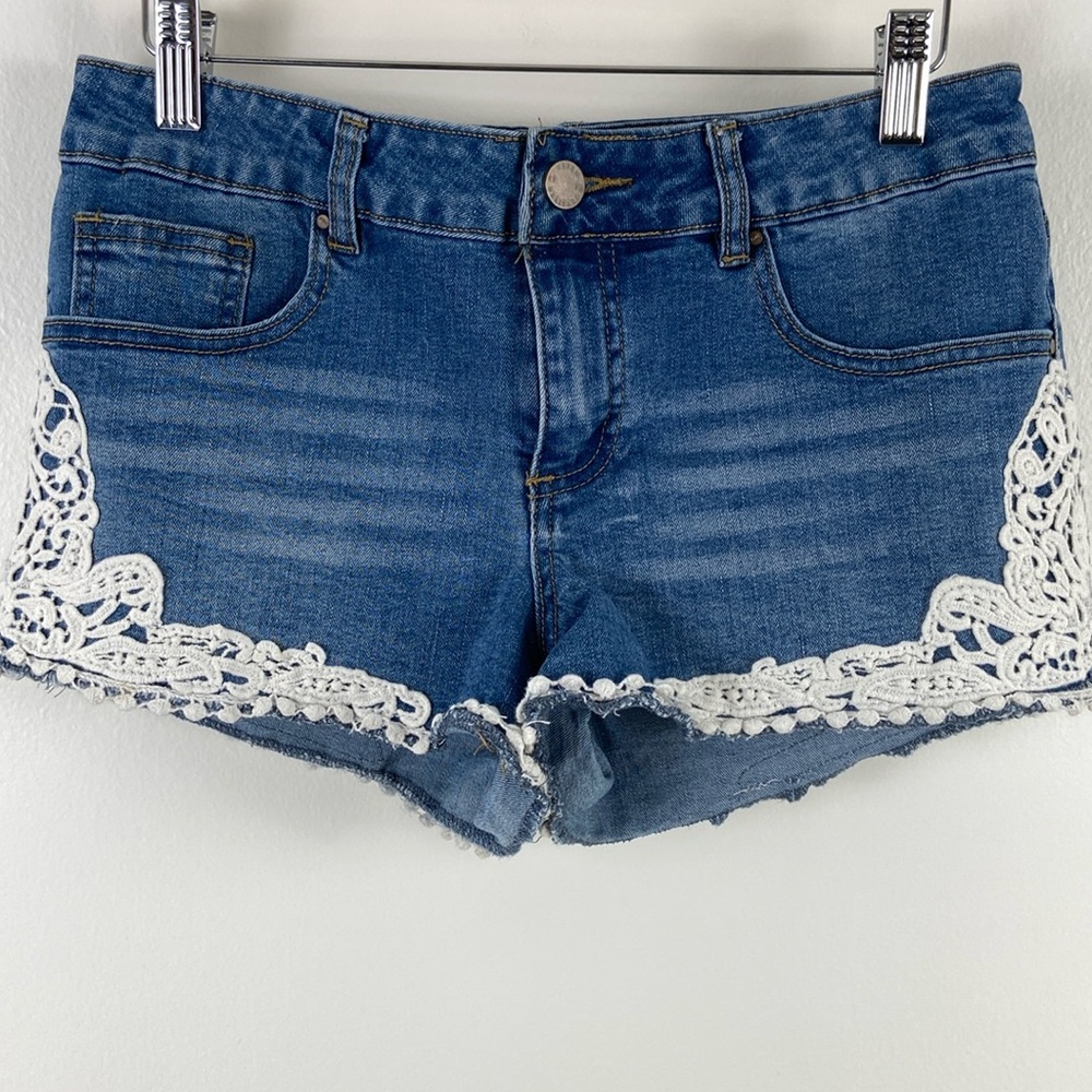 ✨3/$25✨ Urban Heritage Crochet Detailed Denim Shorts - 7